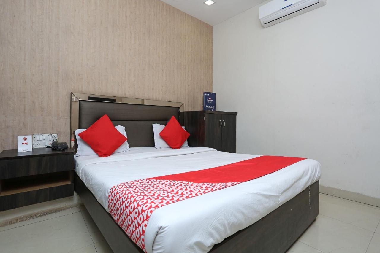 OYO 6325 Hotel Kiran Rāipur Buitenkant foto