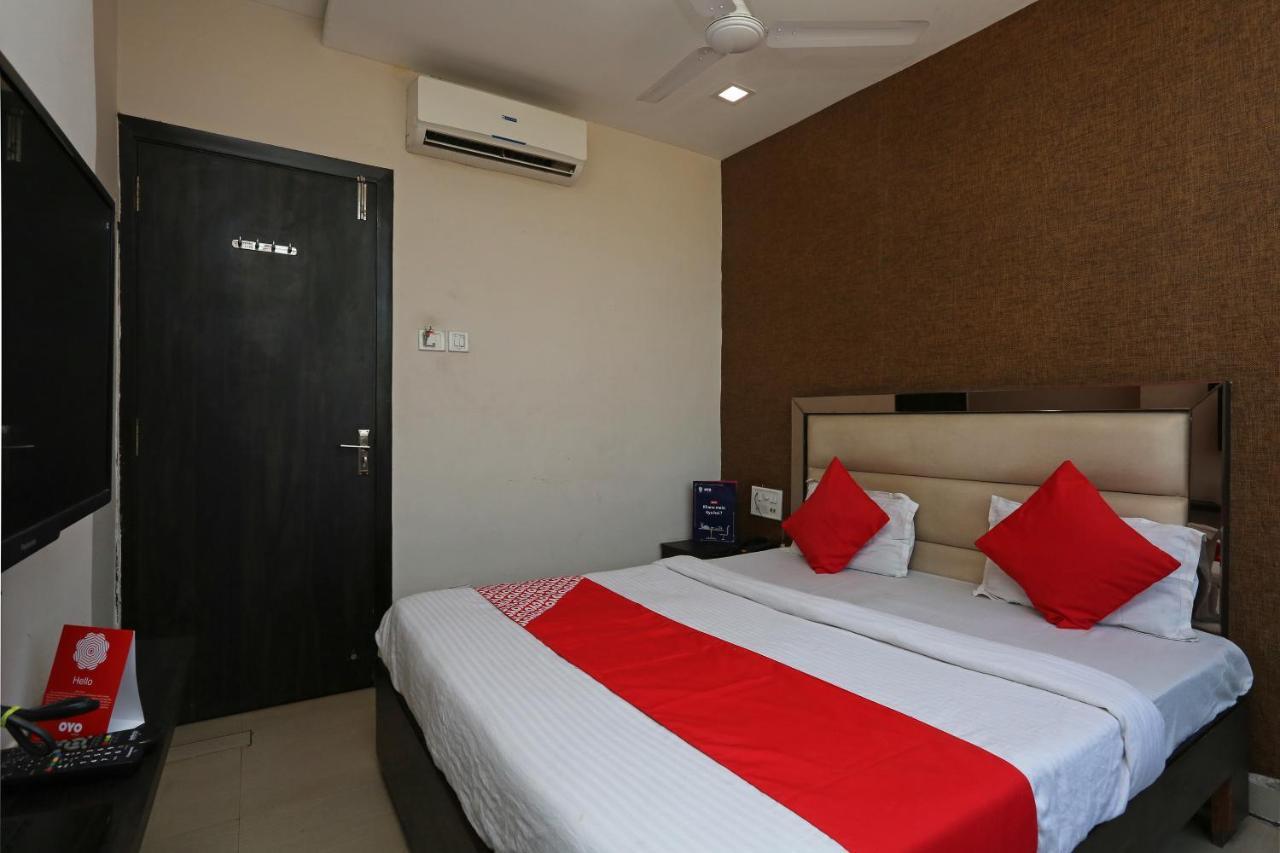 OYO 6325 Hotel Kiran Rāipur Buitenkant foto