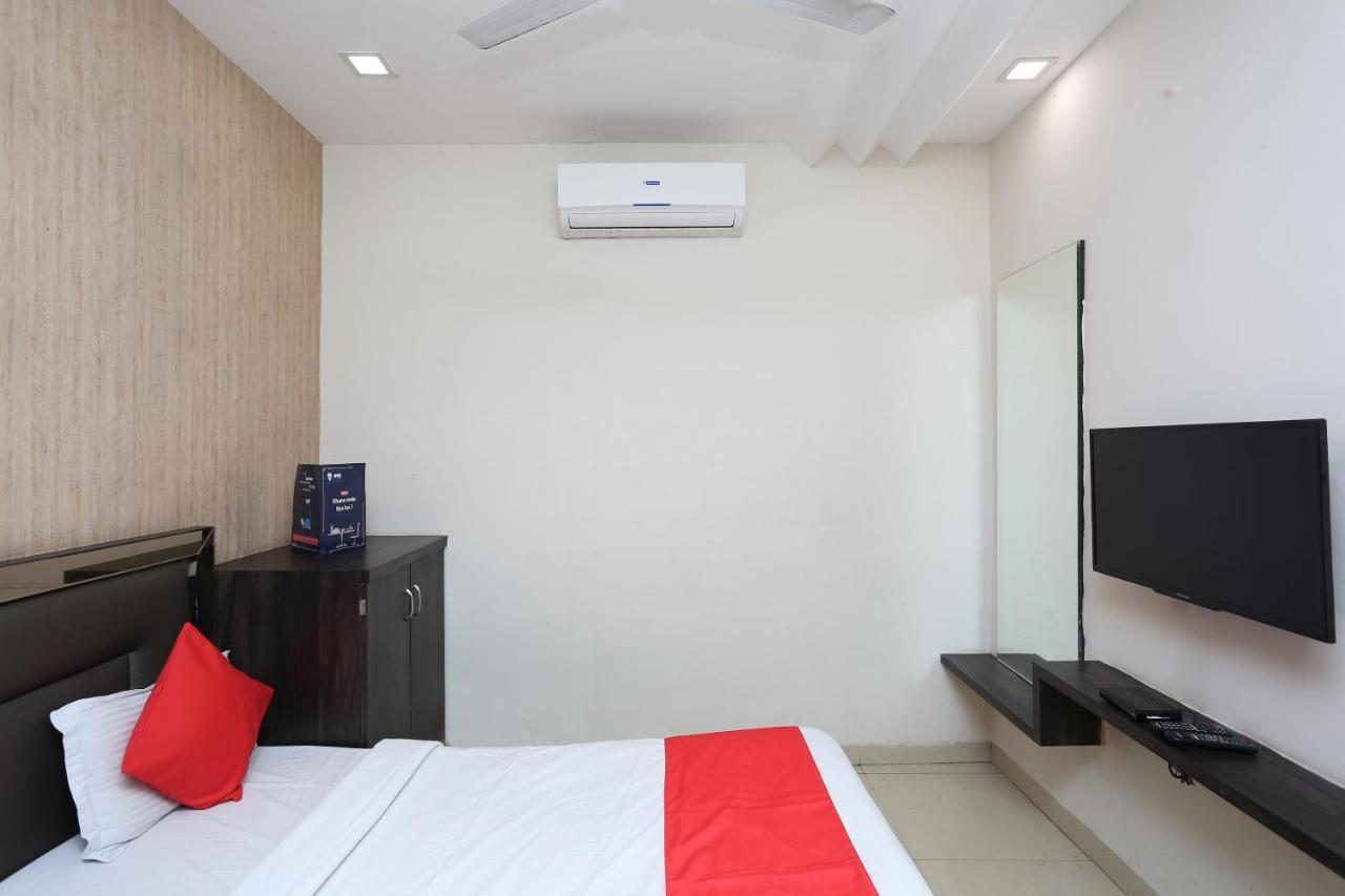OYO 6325 Hotel Kiran Rāipur Buitenkant foto